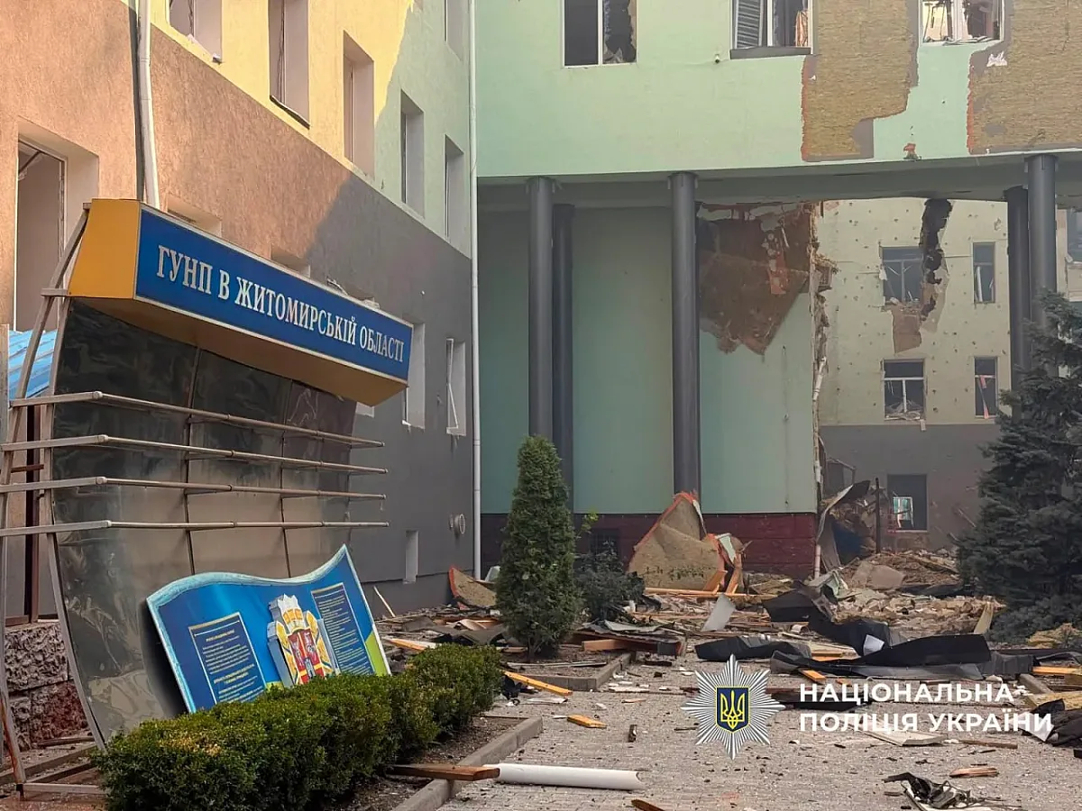Російська атака на Житомир: загинули двоє поліцейських, щонайменше 20 людей постраждали