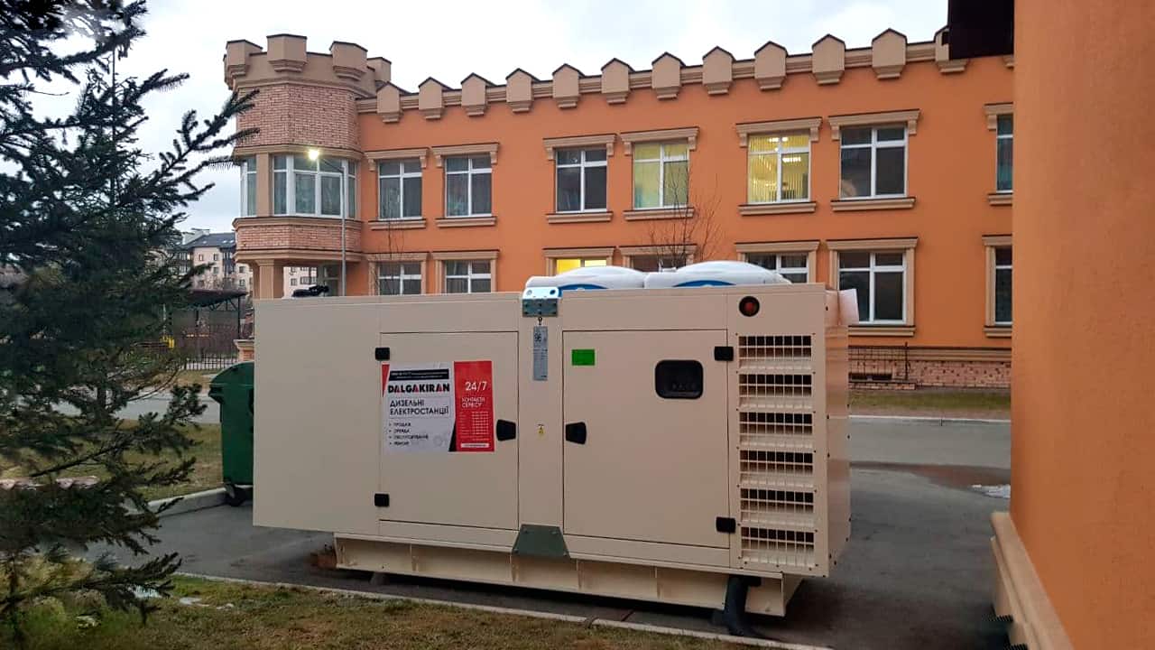 Більшість українських шкіл мають генератори і власні котельні – МОН