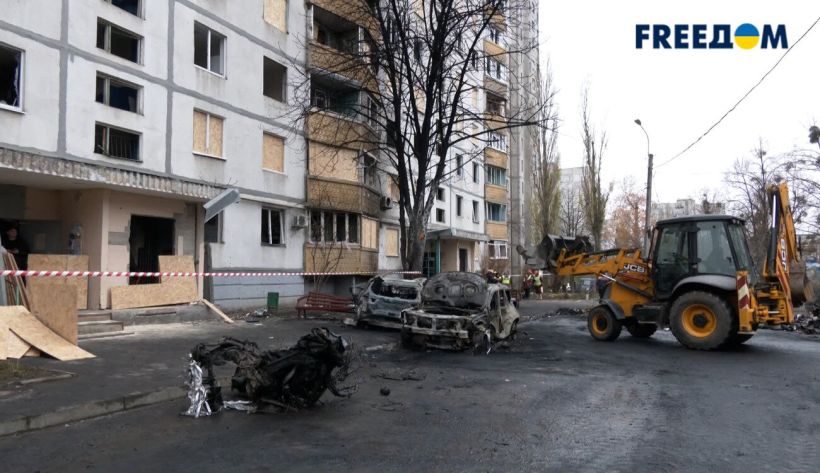 “Дышать нечем, под окном горят и взрываются машины”: о российской дроновой атаке рассказали харьковчане (ВИДЕО)