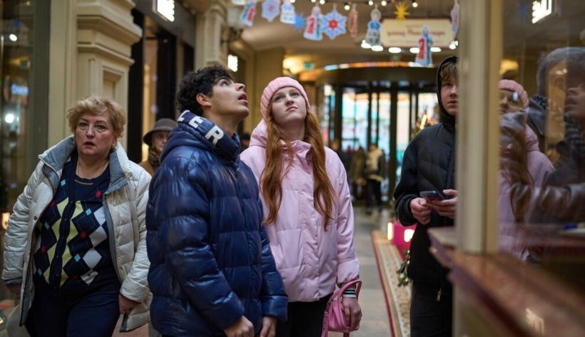 Новогодний стол россиян будет скромен: власти всеми способами собирают деньги на войну против Украины (ВИДЕО)