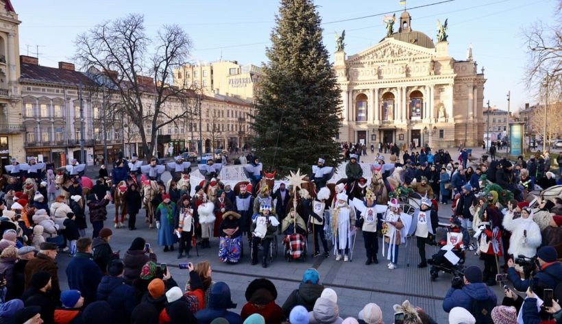 Особенный вертеп: в центре Львова ветераны войны организовали шествие (ВИДЕО)
