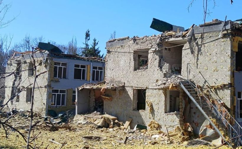 “Успели выскочить только в тамбур”: горожане рассказали, как пережили российские удары по Краматорску и Славянску (ВИДЕО)