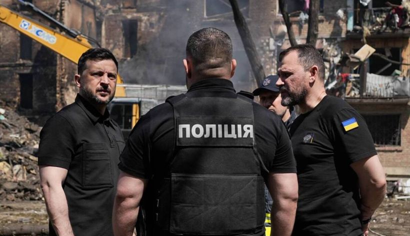 Они воюют только против наших людей, памяти и истории: Зеленский отреагировал на массированные обстрелы РФ (ВИДЕО)