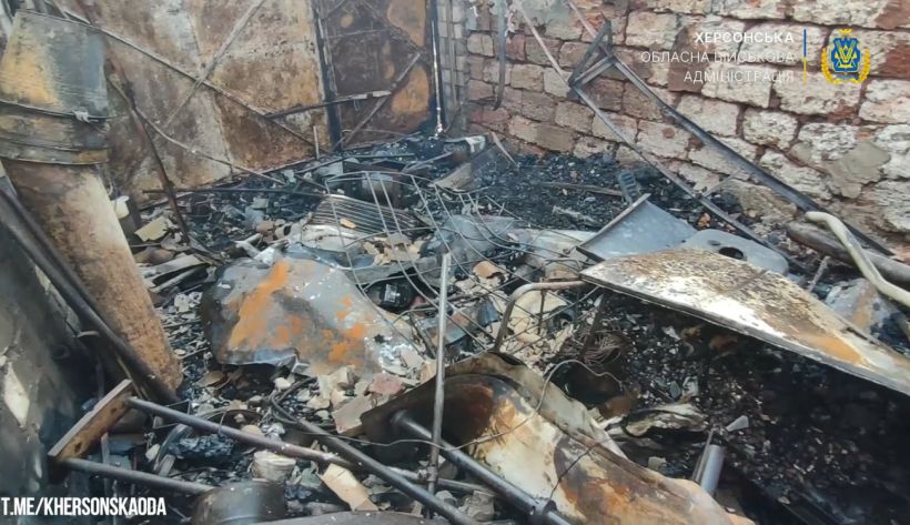 Россия превратила жилые дома Херсона в руины: есть погибшие и раненые (ВИДЕО)