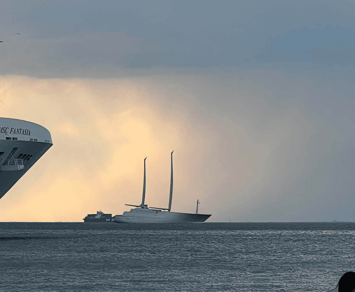 В Италии заметили самую дорогую яхту российского олигарха